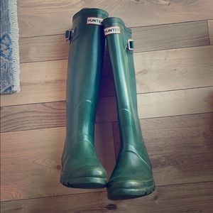 Hunter boots -traditional hunter green color